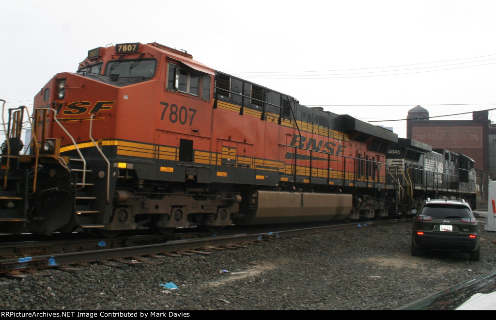 BNSF 7807